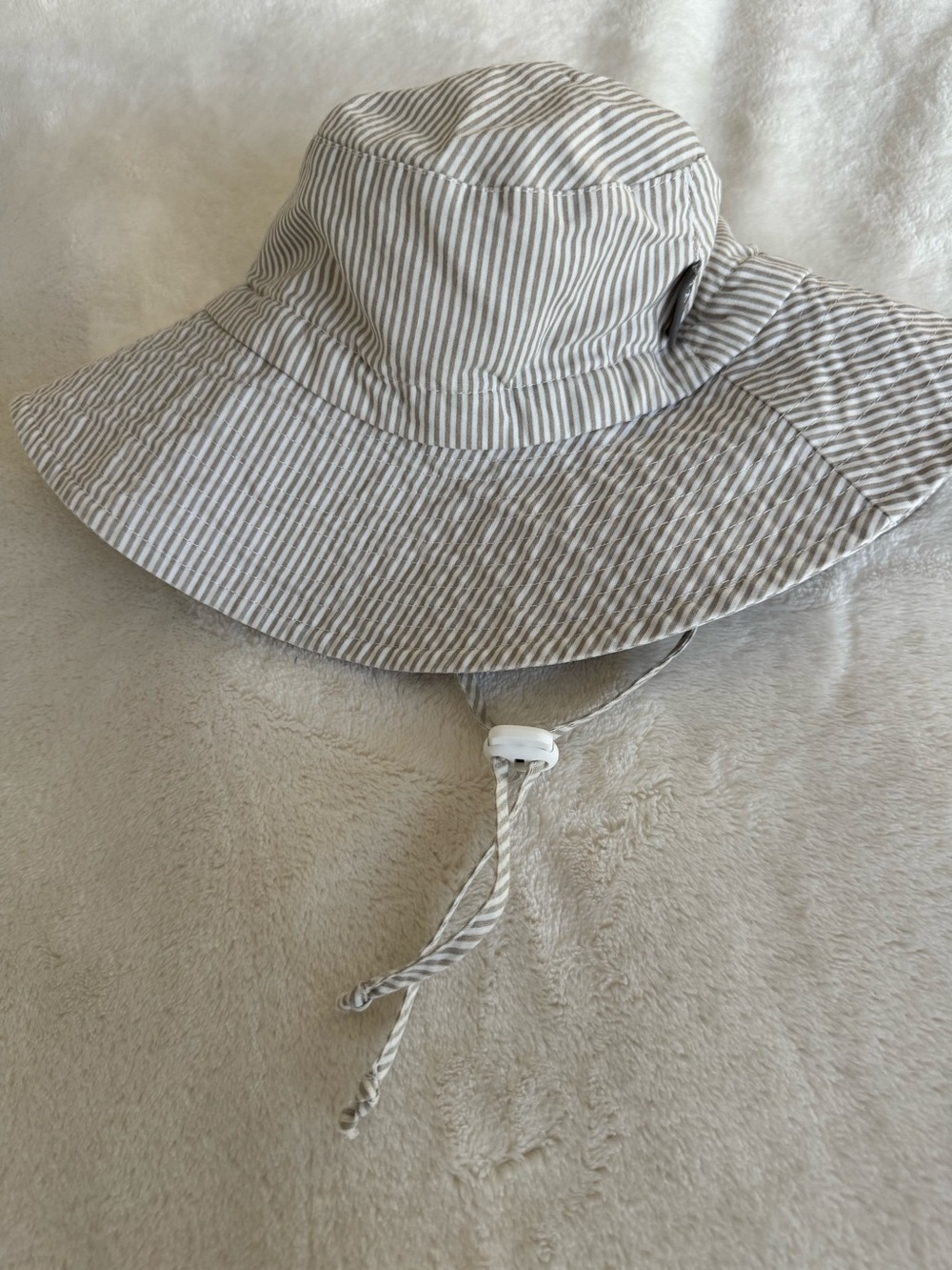 Classic Ami & Li Toddler Sun Hat in Grey and White Stripe